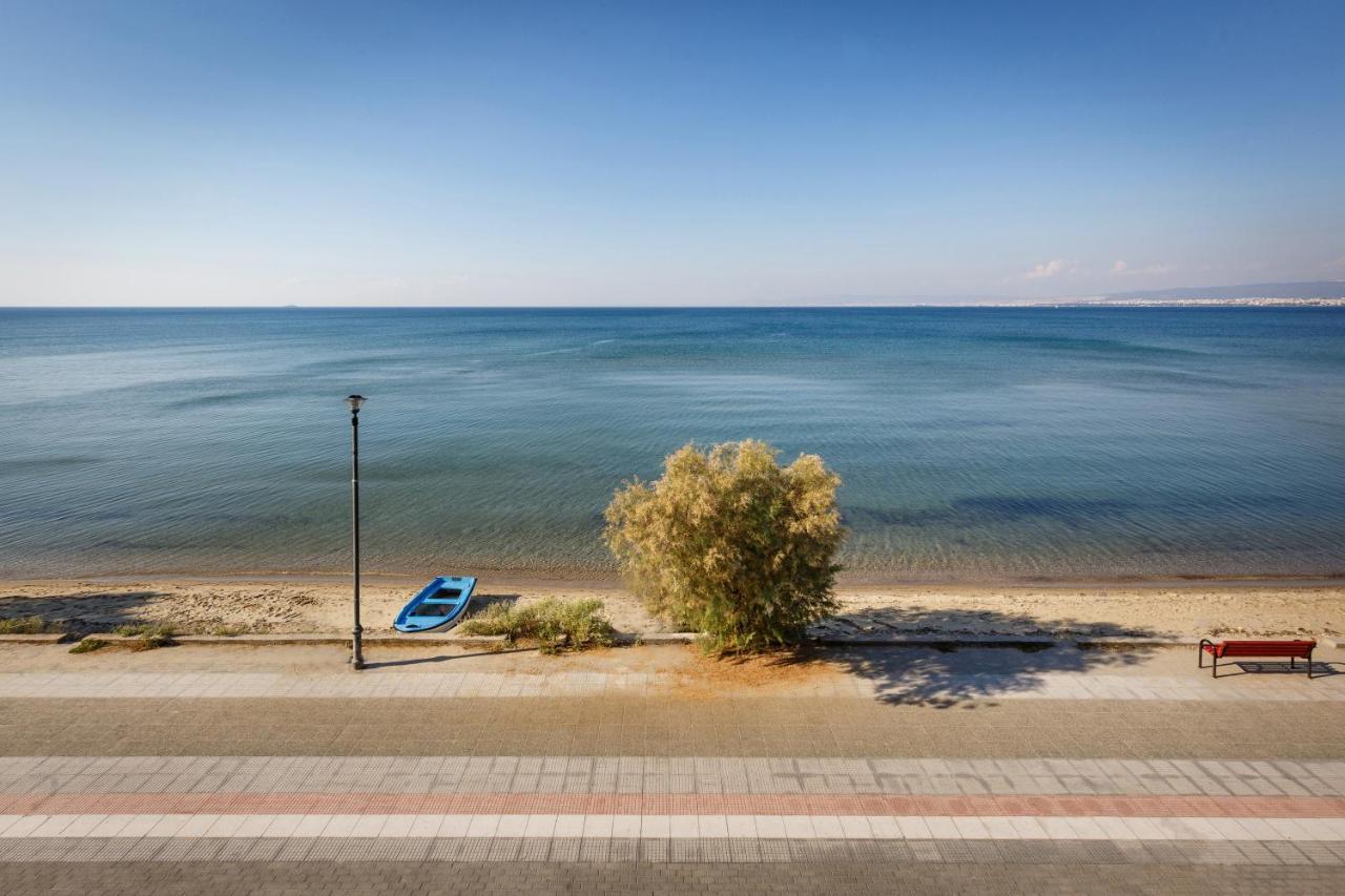 Metaxa Seafront Apartment Peraía Exterior foto